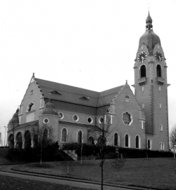 Dynamik und Monumentalität – Stilphänomene im Kirchenbau des Reformstils und der Schweizer Architekt Adolf Gaudy